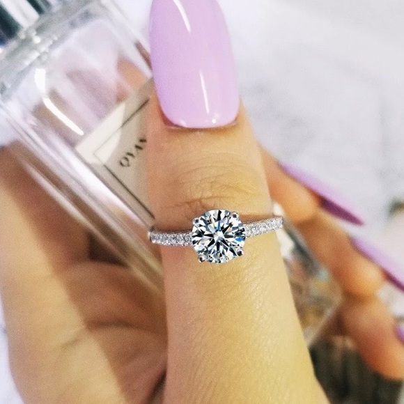 Elegant Silver Diamond Ring - Picture 1 of 6